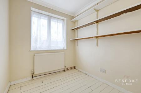 5 bedroom Semi-detached house for sale in Weaversfield, SIlver End, CM8