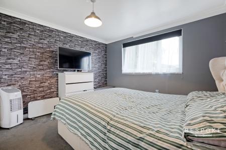 5 bedroom Semi-detached house for sale in Weaversfield, SIlver End, CM8