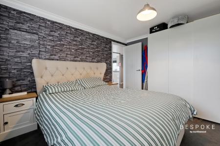 5 bedroom Semi-detached house for sale in Weaversfield, SIlver End, CM8