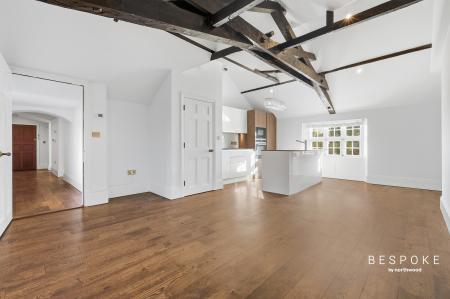 2 bedroom Flat to let in Danbury Palace Road, Danbury, CM3