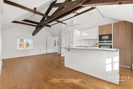 2 bedroom Flat to let in Danbury Palace Road, Danbury, CM3