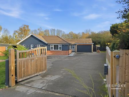 5 bedroom Bungalow for sale in Bramston Close, Great Baddow, CM2