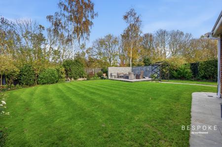 5 bedroom Bungalow for sale in Bramston Close, Great Baddow, CM2