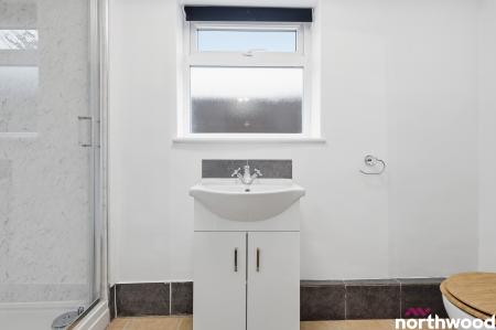 1 bedroom Ground floor maisonette to let in Rochford Road, Chelmsford, CM2