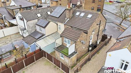 1 bedroom Ground floor maisonette to let in Rochford Road, Chelmsford, CM2