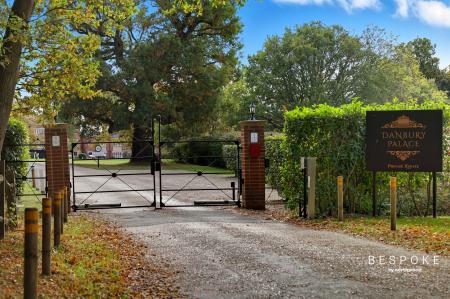 2 bedroom Apartment for sale in Danbury Palace Road, Danbury, CM3