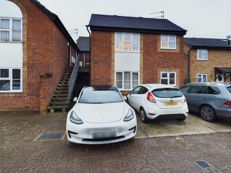 1 bedroom Flat to let in Inkerpole Place, Chelmer Village, Chelmsford, CM2