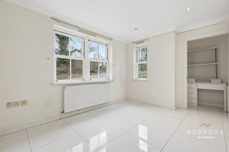 5 bedroom Detached house for sale in Arbour Lane, Springfield, Chelmsford, CM1