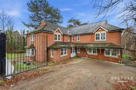 5 bedroom Detached house for sale in Arbour Lane, Springfield, Chelmsford, CM1