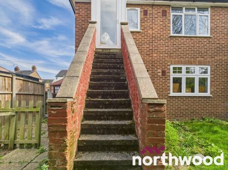 3 bedroom Maisonette to let in Coval Lane, Chelmsford, CM1