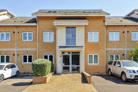 2 bedroom Flat to let in Gemini Close, Golden Valley, Cheltenham, GL51