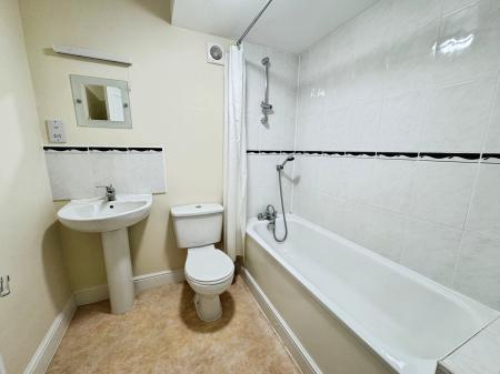 2 bedroom Flat to let in The Old Police Station, Greet Road, Winchcombe, GL54