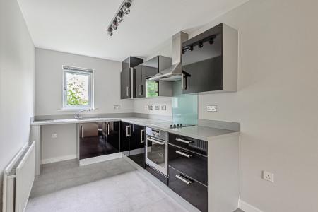 2 bedroom Flat to let in Gemini Close, Golden Valley, Cheltenham, GL51