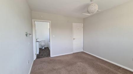 4 bedroom Semi-detached house to let in Three Sisters Lane, Prestbury, GL52