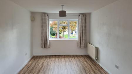 4 bedroom Semi-detached house to let in Three Sisters Lane, Prestbury, GL52