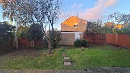 4 bedroom Semi-detached house to let in Three Sisters Lane, Prestbury, GL52