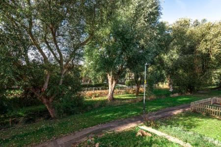 3 bedroom Semi-detached house to let in Mandarin Way, Wymans Brook, Cheltenham, GL50