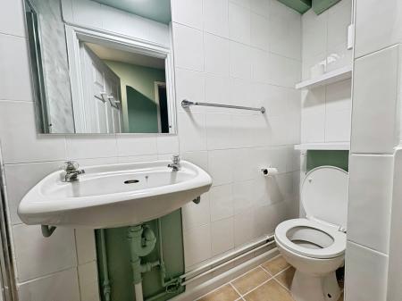 1 bedroom Flat to let in Albert Place, Pittville, Cheltenham, GL52