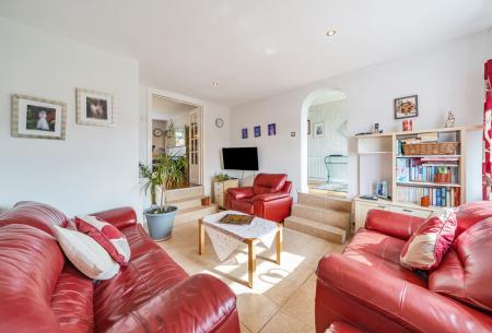 5 bedroom Semi-detached house to let in Charlton Court Road, Charlton Kings, GL52