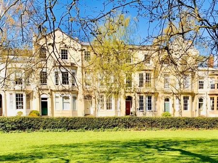 2 bedroom Flat to let in Clarence Square, Pittville, Cheltenham, GL50