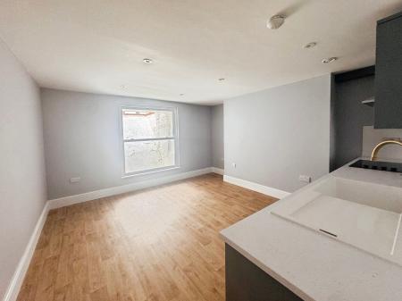 1 bedroom Flat to let in Grosvenor Street, Central, Cheltenham, GL52