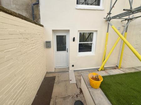 1 bedroom Flat to let in Grosvenor Street, Central, Cheltenham, GL52