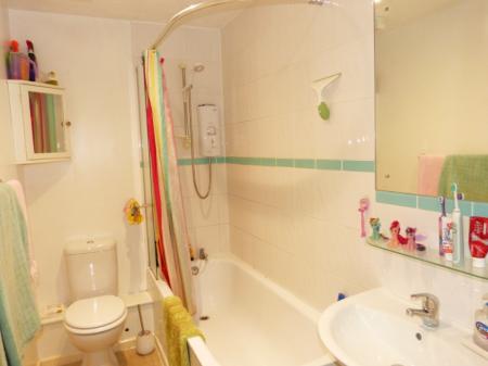 2 bedroom Terraced House to let in Hopwood Grove, Fairview, Cheltenham, GL52