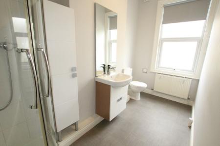 2 bedroom Flat to let in Prestbury Road, Pittville, Cheltenham, GL52