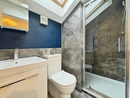 2 bedroom Terraced House to let in Grove Street, Cheltenham, GL50