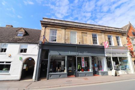1 bedroom Flat to let in High Street, Winchcombe, GL54