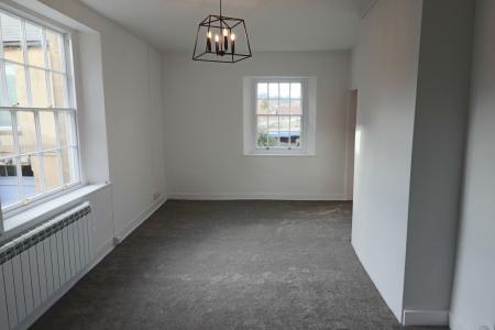 1 bedroom Flat to let in High Street, Winchcombe, GL54