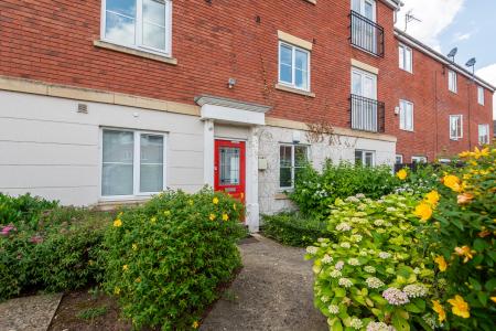 2 bedroom Flat to let in Dunlin Terrace, Cavendish Park, Cheltenham, GL51