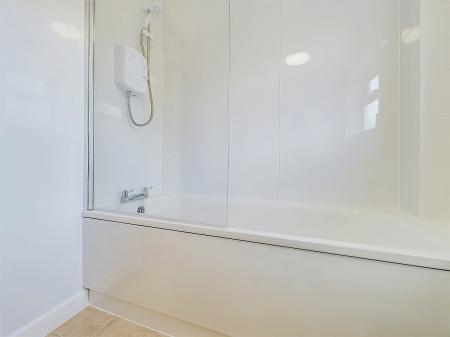 2 bedroom Flat to let in Telford Way, Saltney, CH4