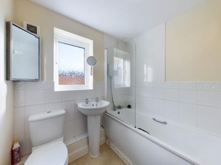 2 bedroom Flat to let in Duchess Place, Chester, CH2