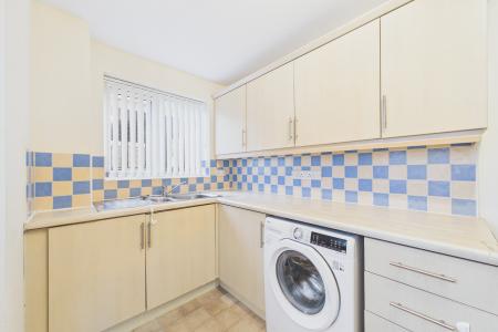 2 bedroom Flat to let in Duchess Place, Chester, CH2