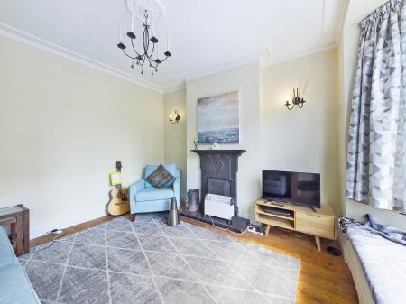 3 bedroom Detached house to let in Kingsley Road, Boughton Heath, CH3