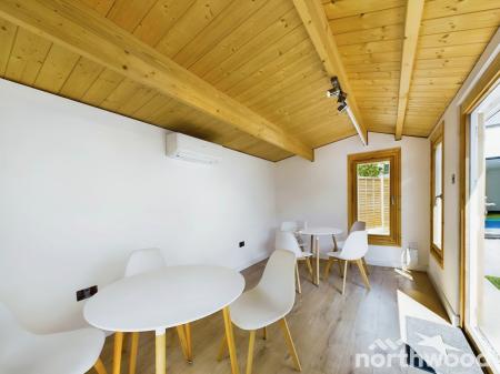 4 bedroom Detached house to let in Percival Road, Walton-on-the-Naze, CO14