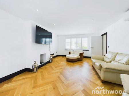 4 bedroom Detached house to let in Percival Road, Walton-on-the-Naze, CO14