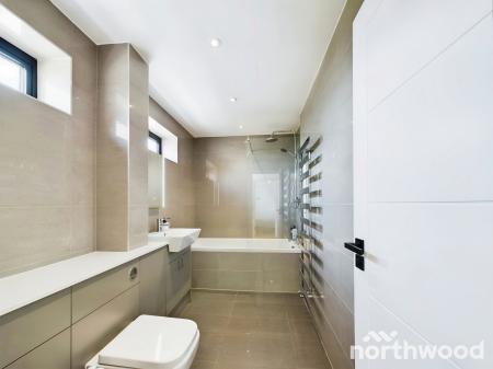 4 bedroom Detached house to let in Percival Road, Walton-on-the-Naze, CO14