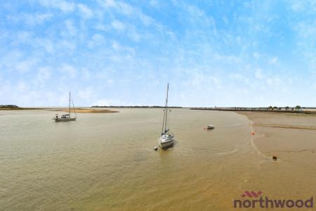 2 bedroom Flat to let in Waterside Marina, Brightlingsea, CO7