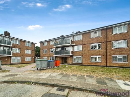 2 bedroom Flat for sale in (SALES) Malan Square, Elm Park, RM13