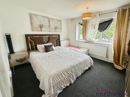 2 bedroom Flat for sale in (SALES) Malan Square, Elm Park, RM13