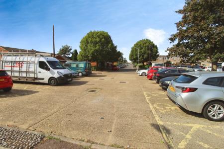 1 bedroom Flat for sale in Fraser Close, Shoeburyness, SS3
