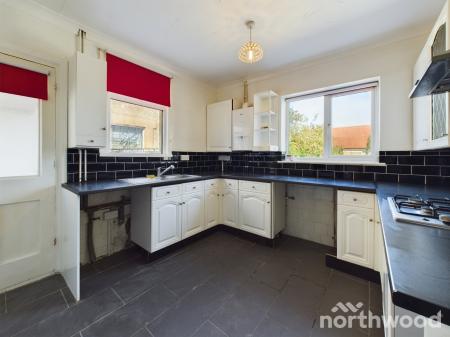 3 bedroom Semi-detached house for sale in Kings Avenue, Holland on Sea, CO15