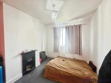 3 bedroom End of terrace house for sale in Westcliff Park Drive, Westcliff-on-Sea, SS0