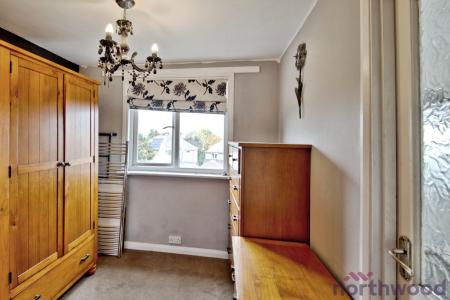 3 bedroom Terraced House for sale in Kempton Avenue, Hornchurch, RM12