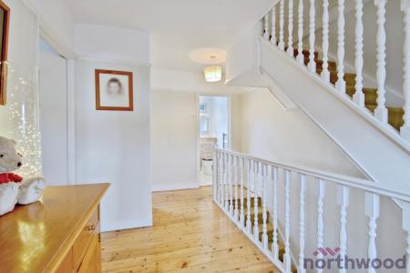 3 bedroom Terraced House for sale in Kempton Avenue, Hornchurch, RM12
