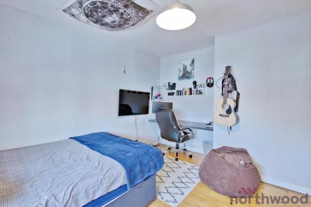 3 bedroom Terraced House for sale in Kempton Avenue, Hornchurch, RM12