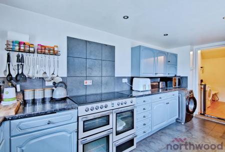 3 bedroom Terraced House for sale in Kempton Avenue, Hornchurch, RM12