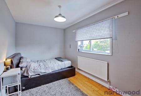3 bedroom Terraced House for sale in Kempton Avenue, Hornchurch, RM12